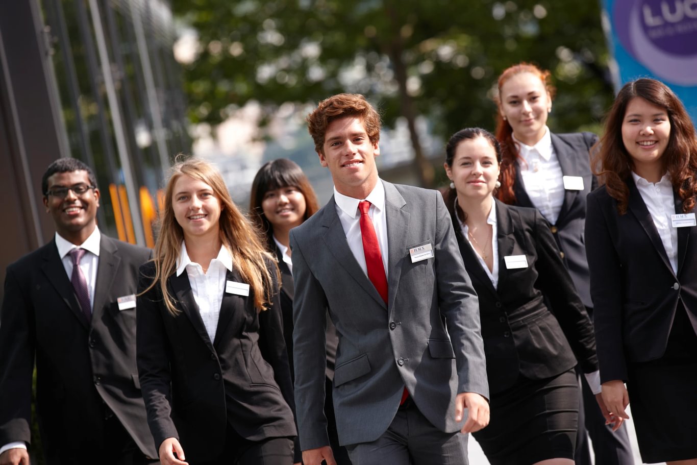 Hotel management & företagsekonomi – ettårig intensivutbildning i Luzern 1